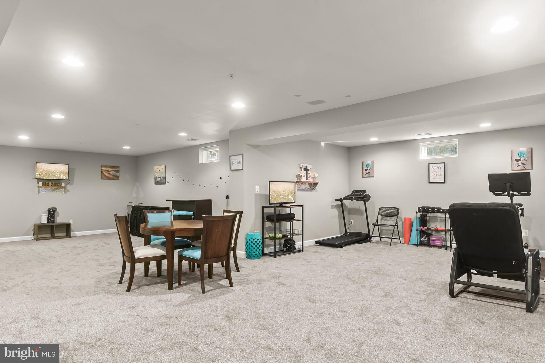 345 Daleview Dr