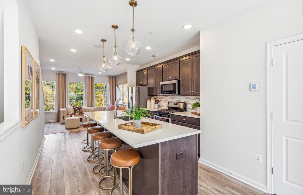 204 SUNDROP LANE