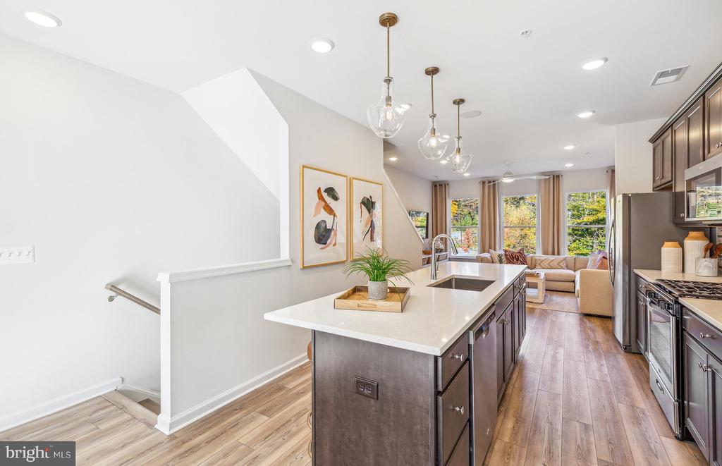 204 SUNDROP LANE