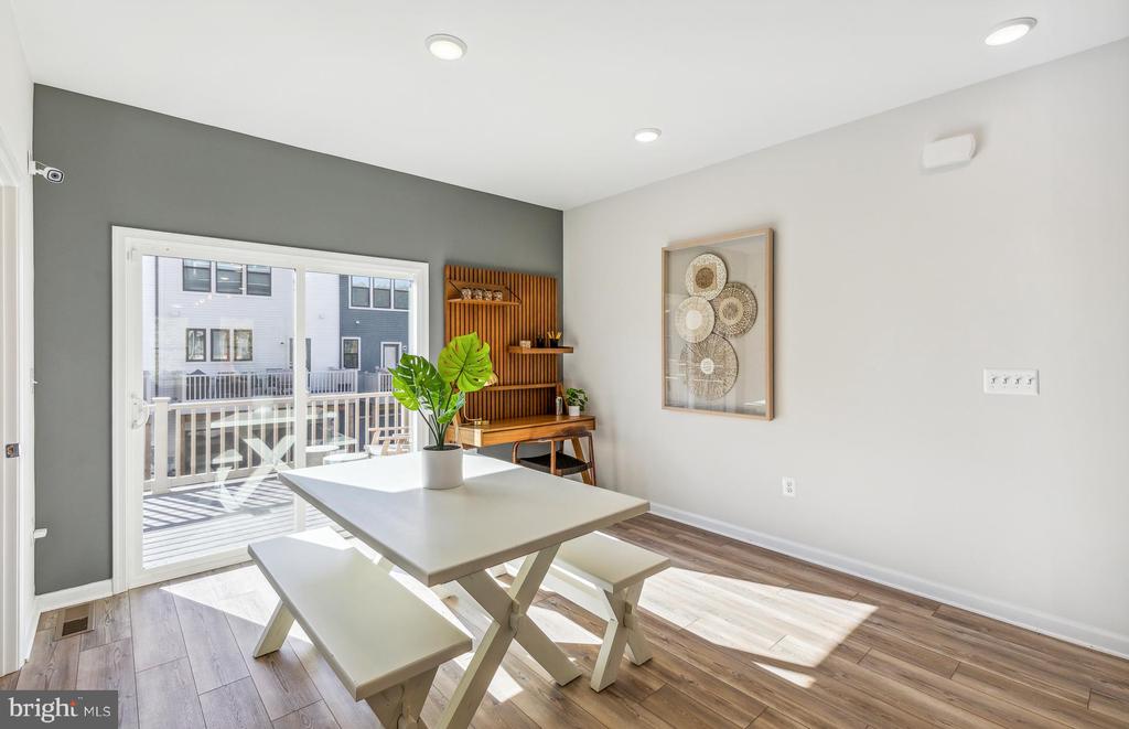204 SUNDROP LANE
