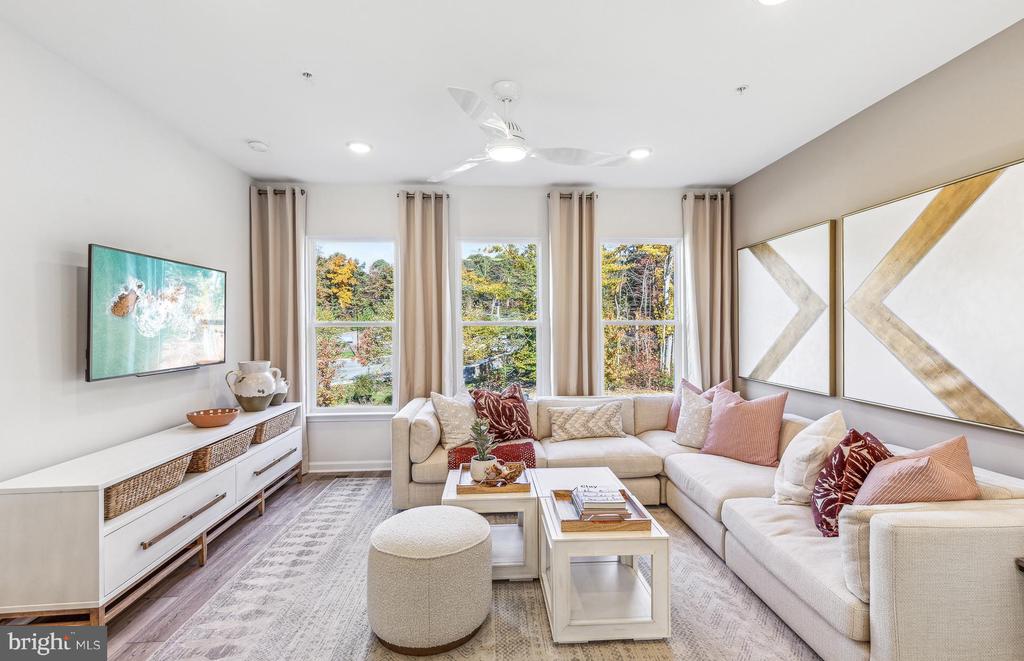204 SUNDROP LANE