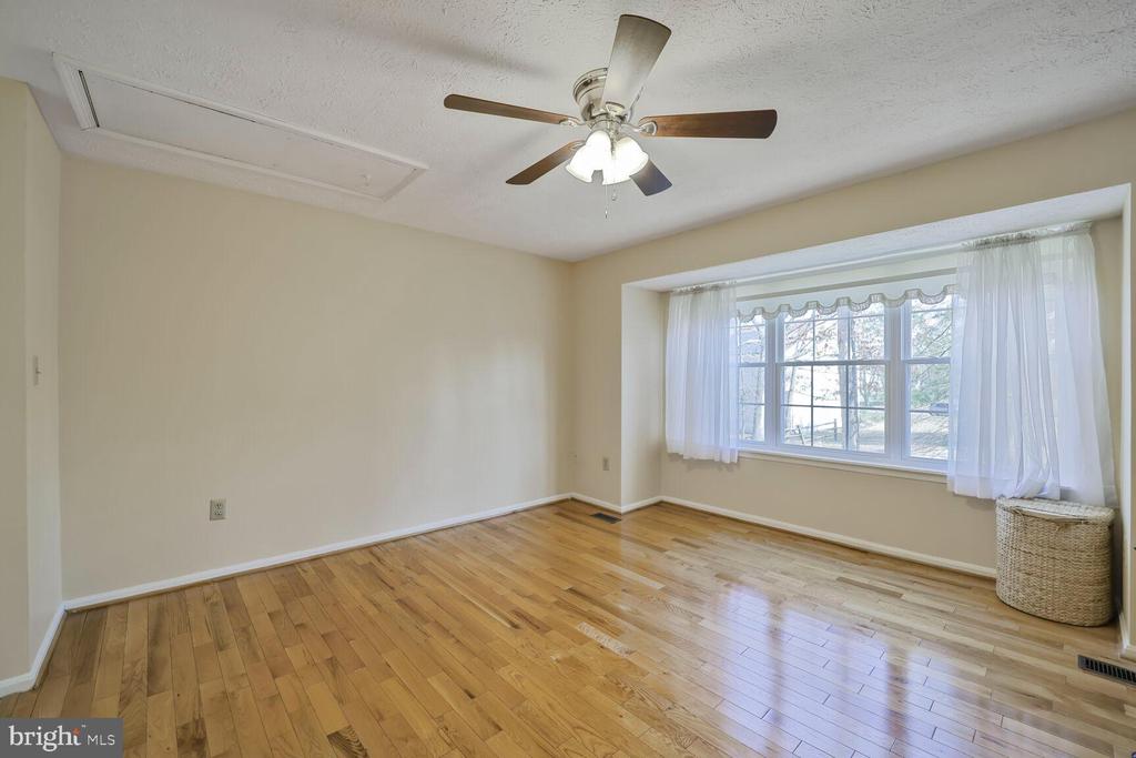 4119 LANCASTER CIRCLE