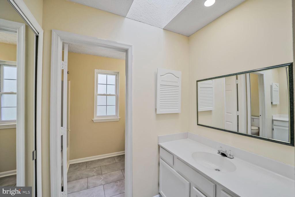 4119 LANCASTER CIRCLE