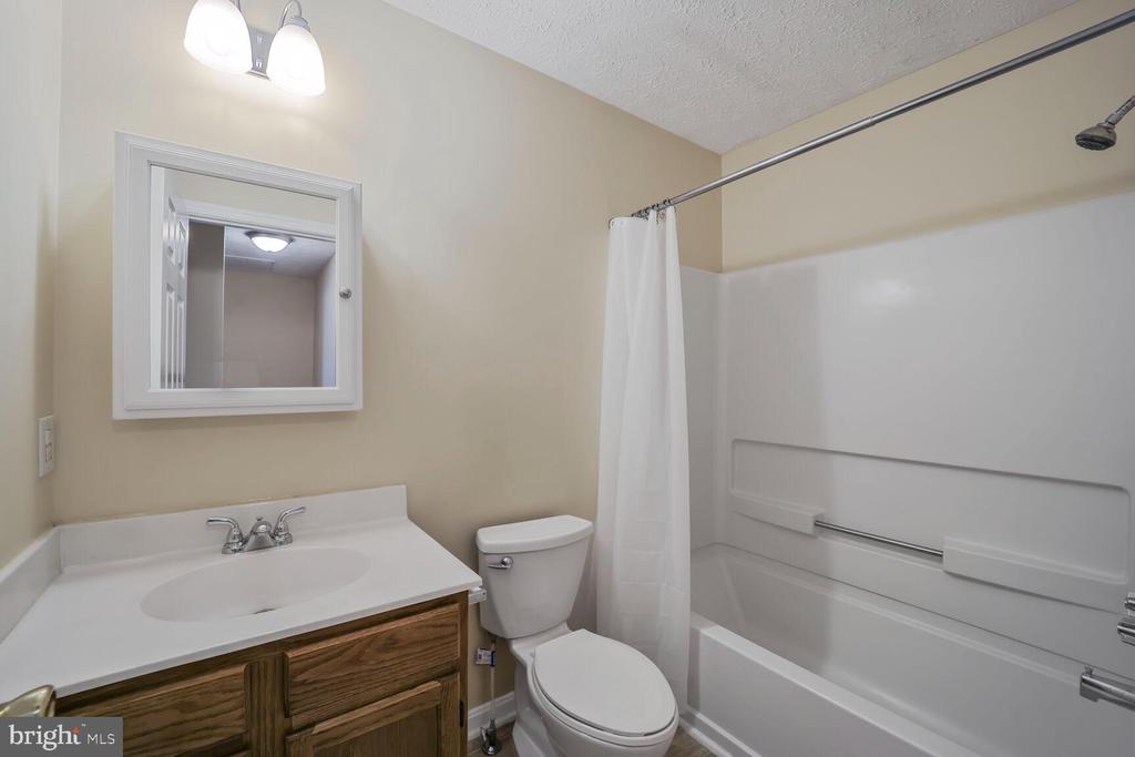 4119 LANCASTER CIRCLE