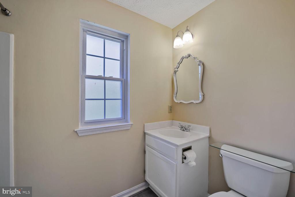 4119 LANCASTER CIRCLE