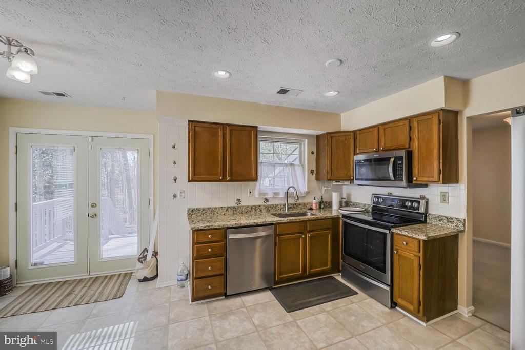 4119 LANCASTER CIRCLE