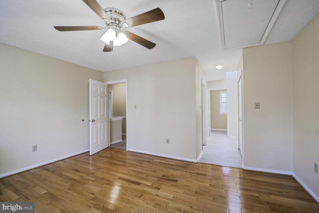 4119 LANCASTER CIRCLE