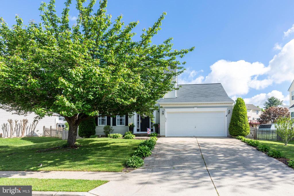 939 GLOUSTER CIRCLE