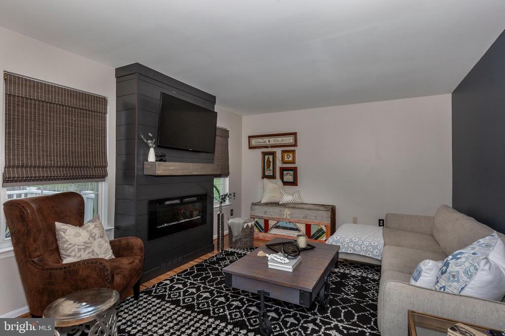 939 GLOUSTER CIRCLE