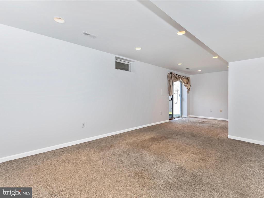 6524 ELDERBERRY COURT