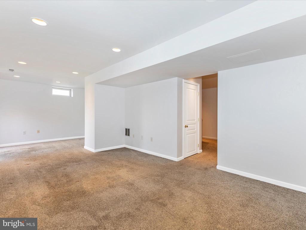 6524 ELDERBERRY COURT