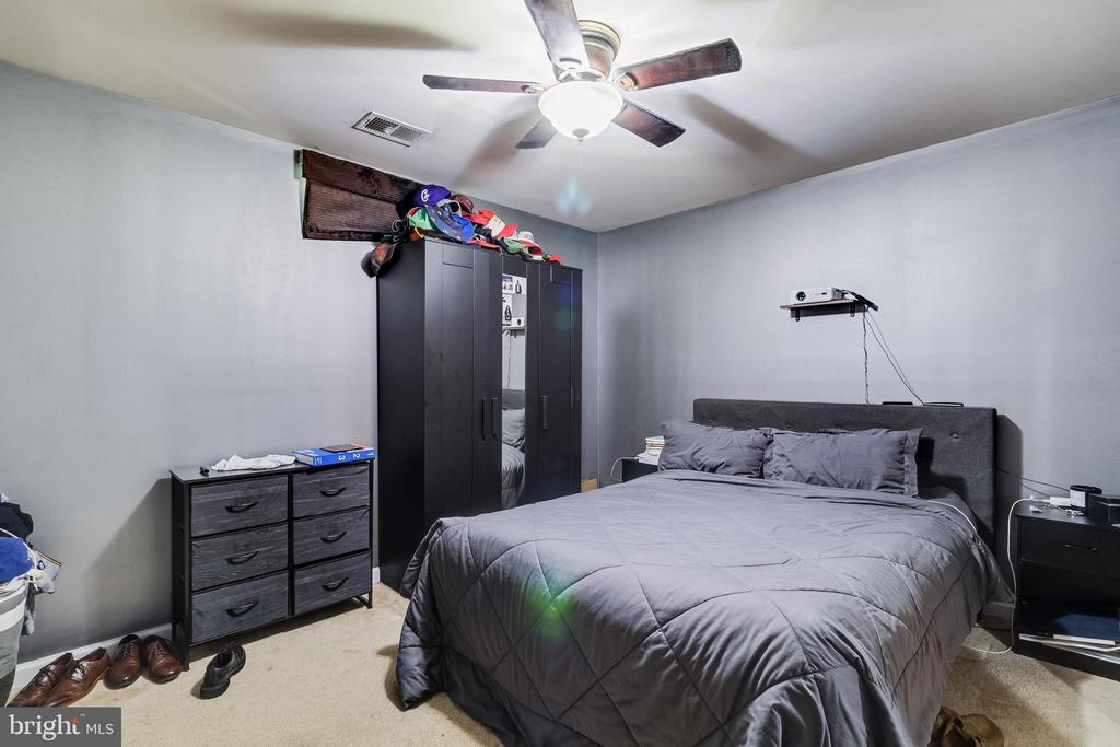 12221 HILLANTRAE DRIVE