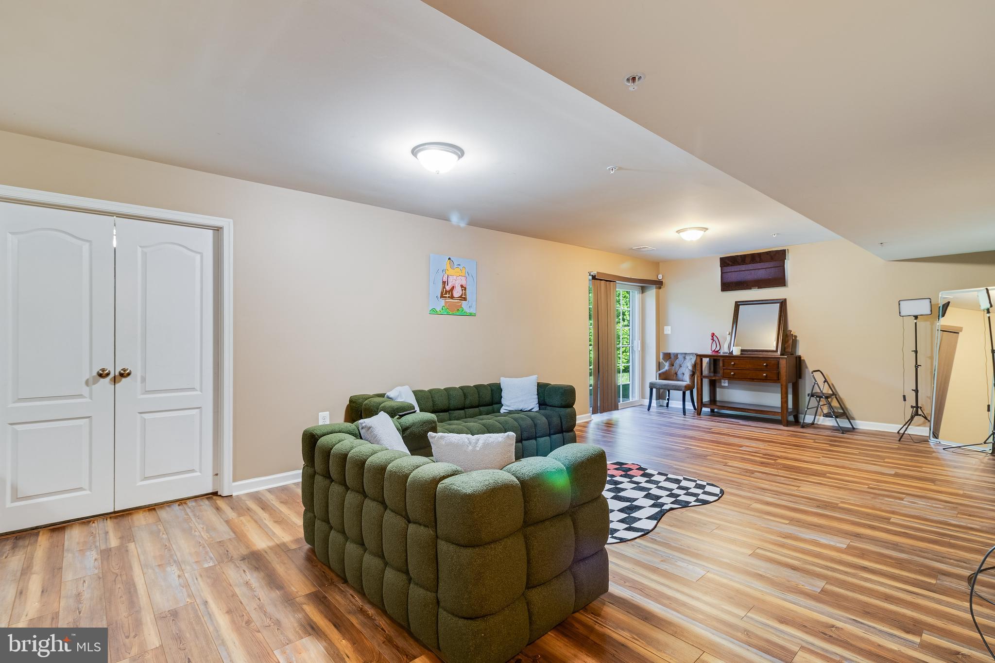 12221 HILLANTRAE DRIVE