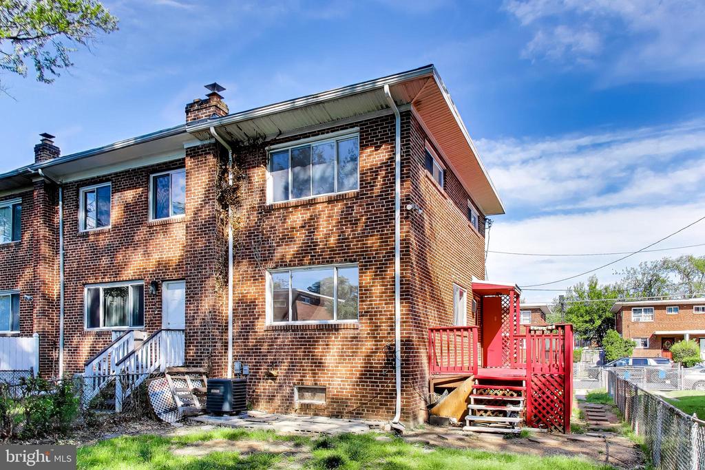 637 MAURY AVENUE
