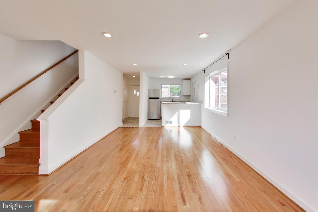 637 MAURY AVENUE