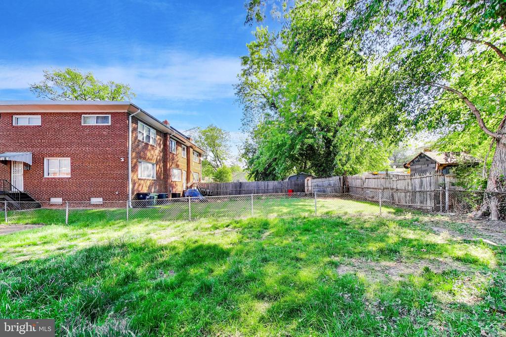 637 MAURY AVENUE