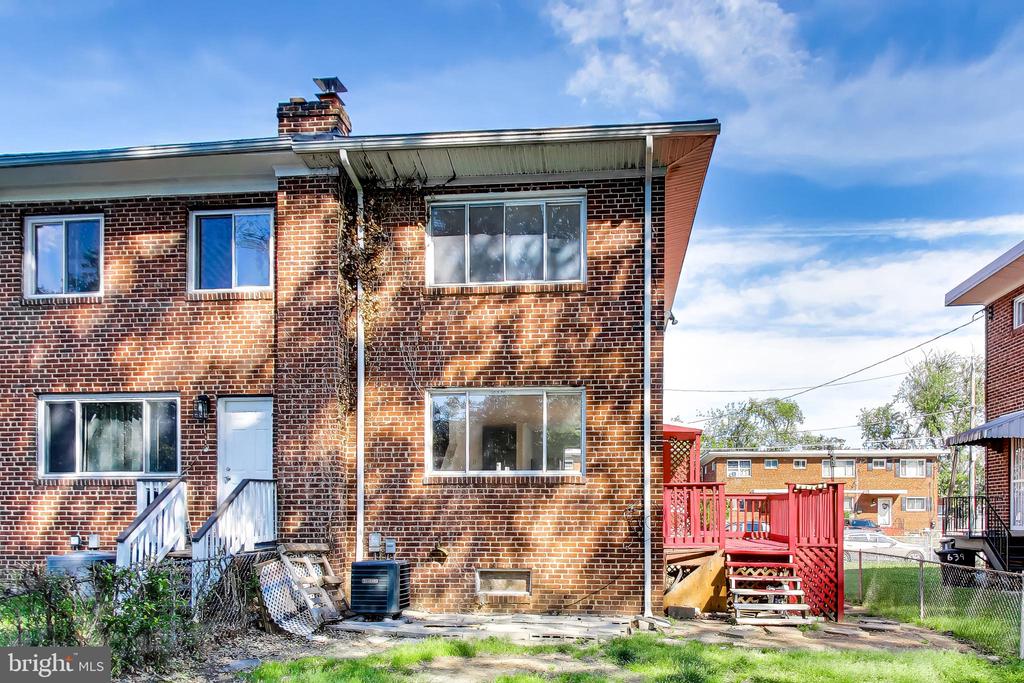 637 MAURY AVENUE