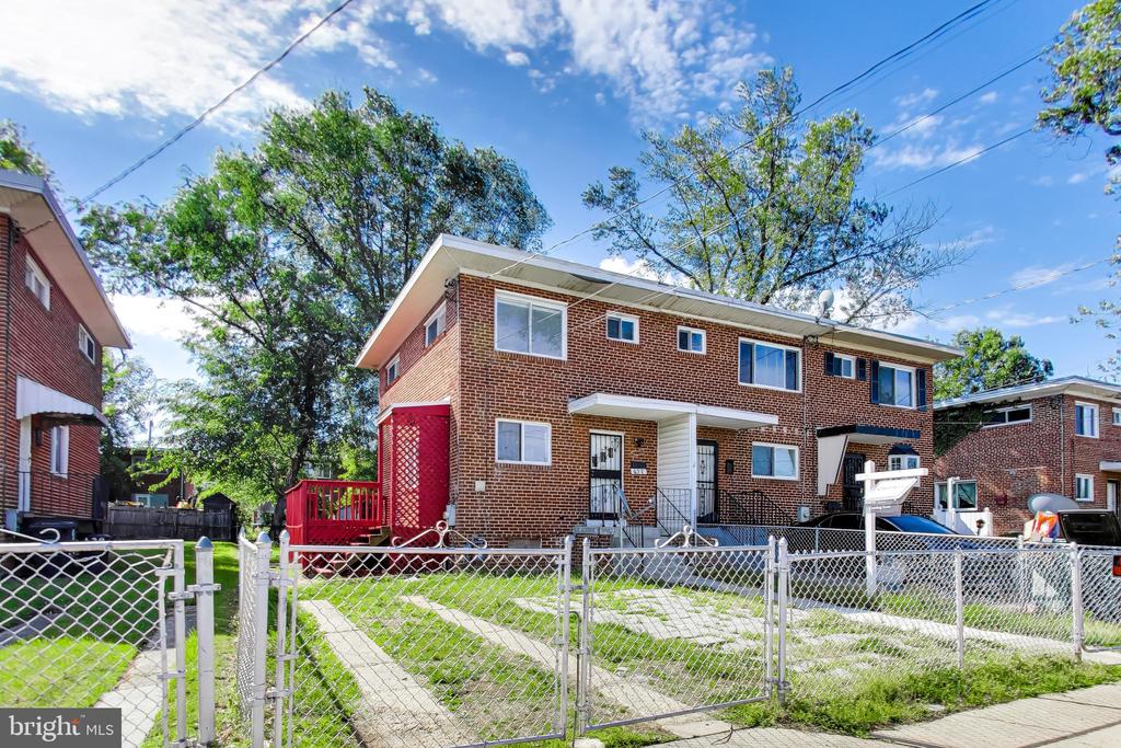 637 MAURY AVENUE