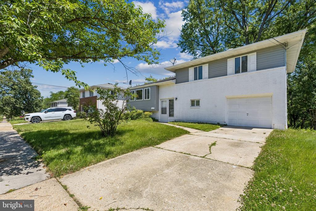 308 ARAGONA DRIVE