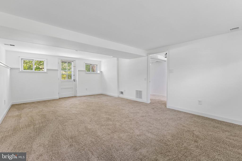 308 ARAGONA DRIVE