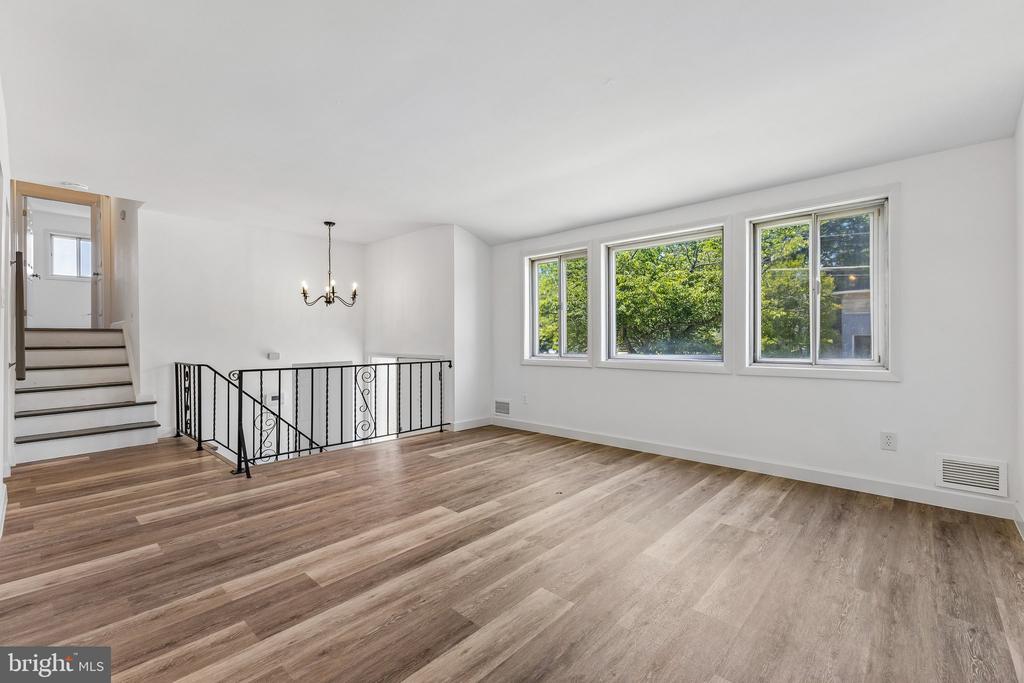 308 ARAGONA DRIVE