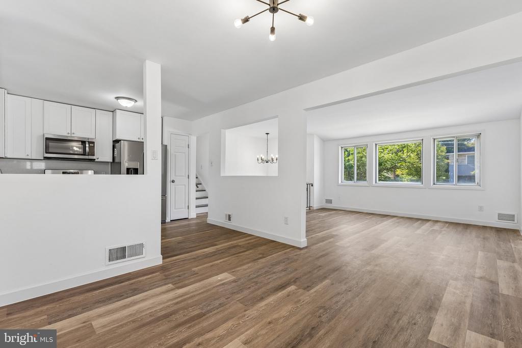 308 ARAGONA DRIVE