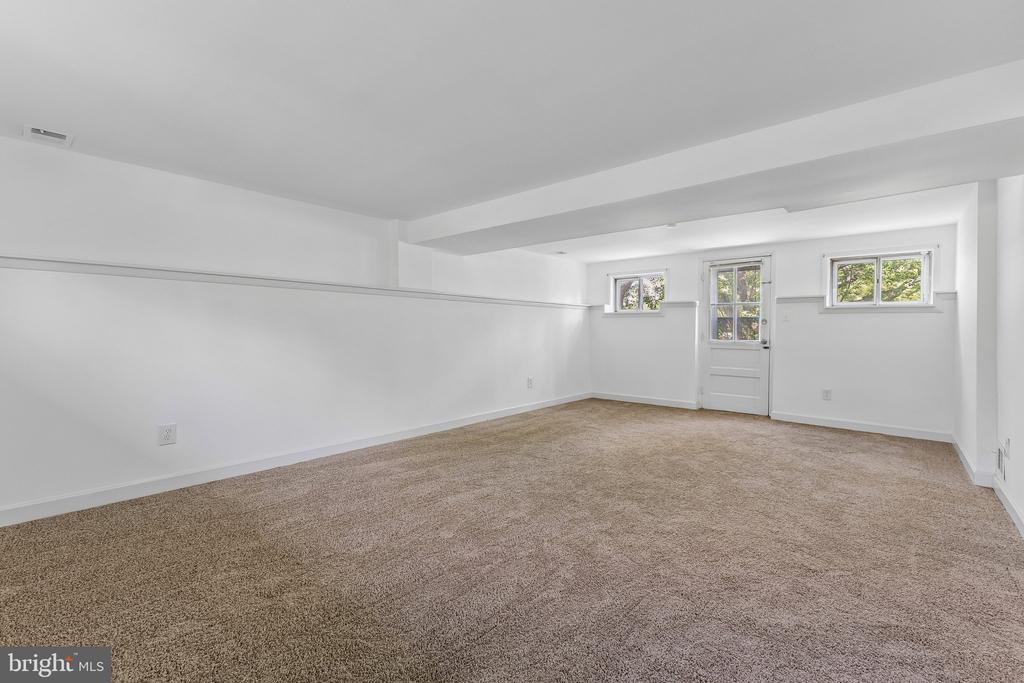308 ARAGONA DRIVE