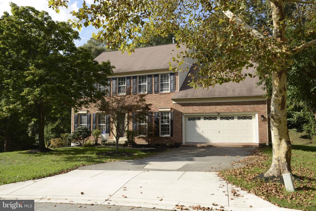 4904 FOREST CREEK COURT