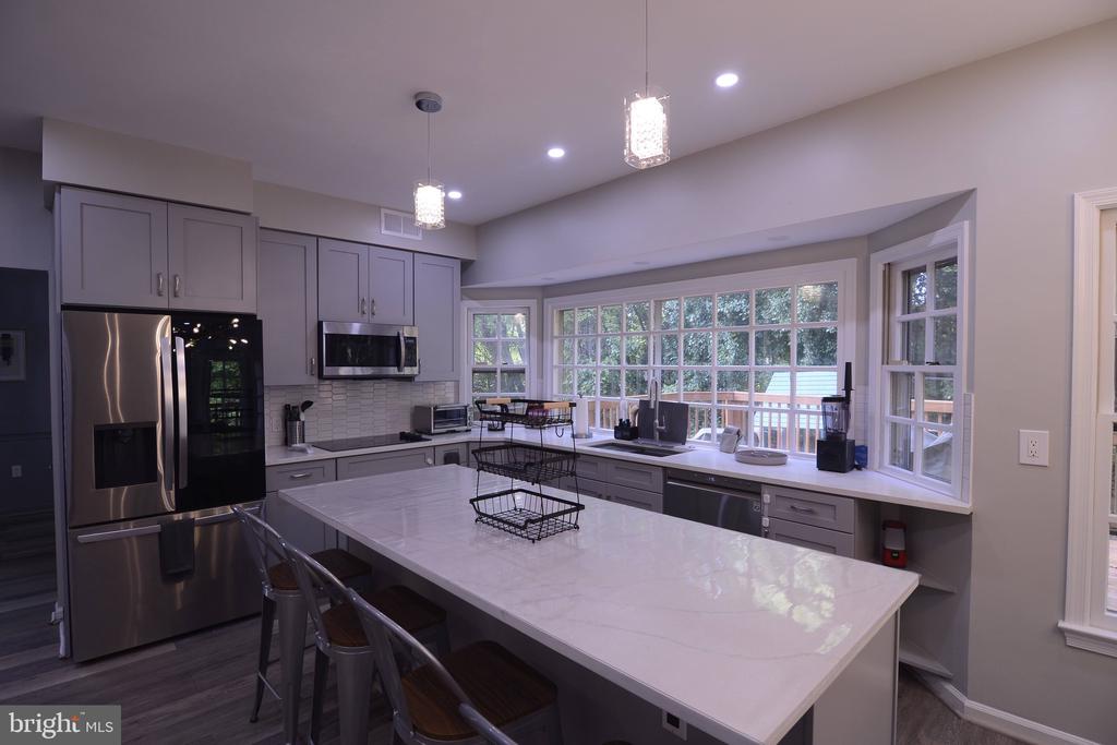 4904 FOREST CREEK COURT