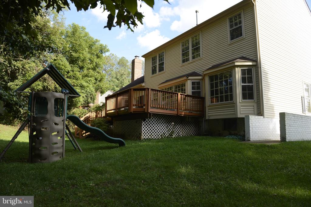 4904 FOREST CREEK COURT