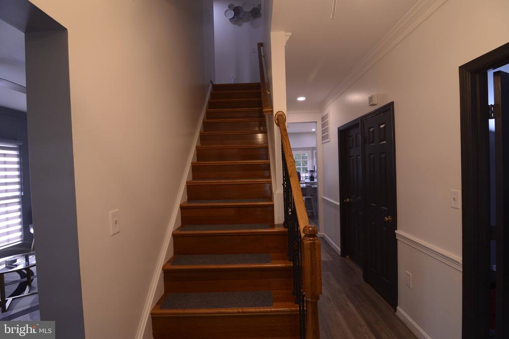 4904 FOREST CREEK COURT