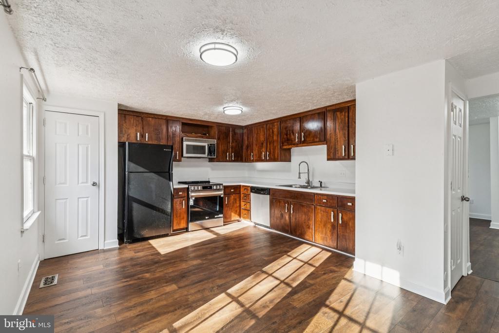 20801 HARLEQUIN LANE