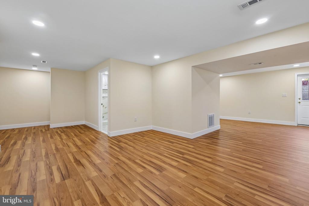 18122 SAMUEL CIRCLE