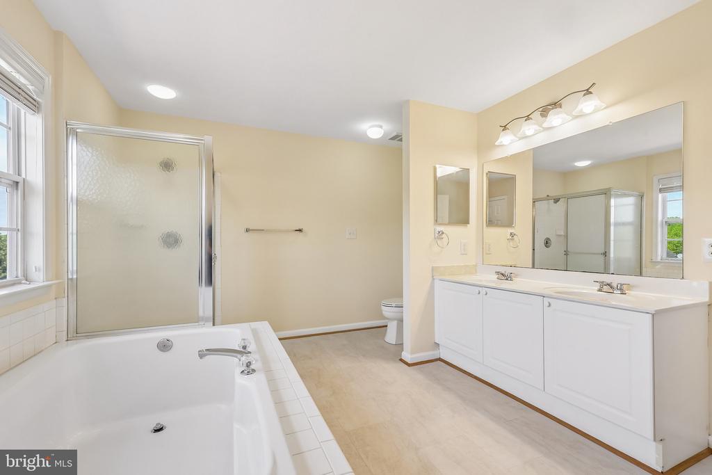 18122 SAMUEL CIRCLE