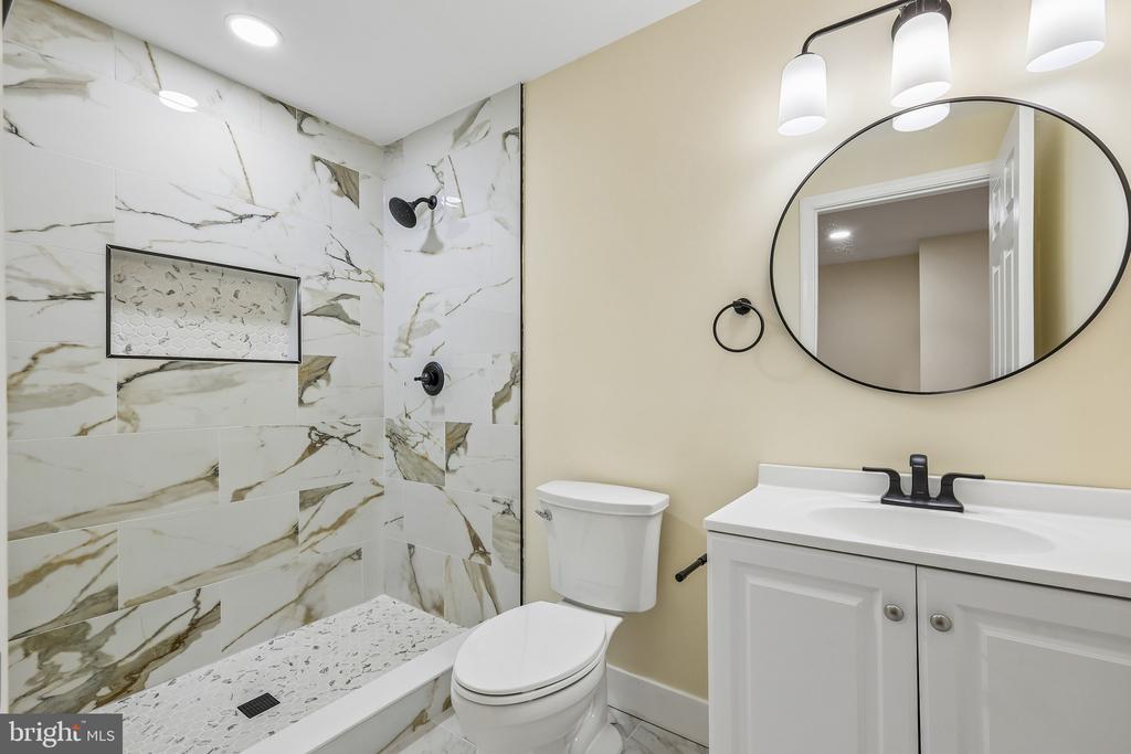 18122 SAMUEL CIRCLE