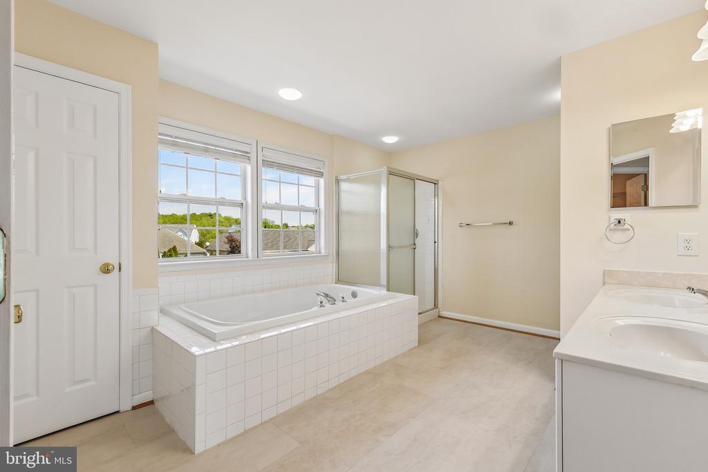18122 SAMUEL CIRCLE