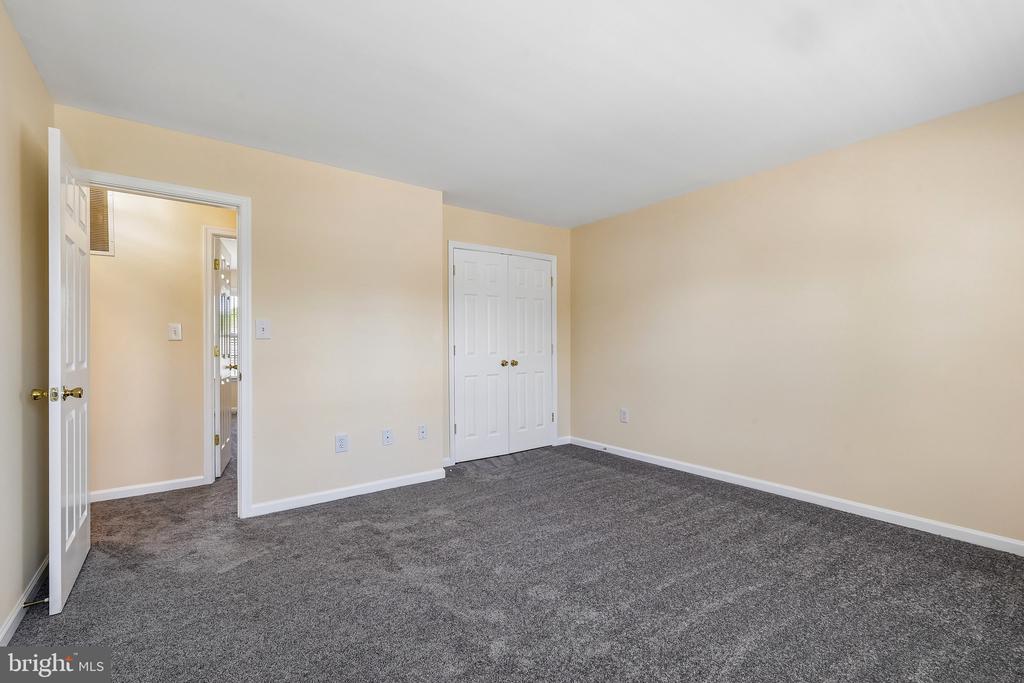 18122 SAMUEL CIRCLE