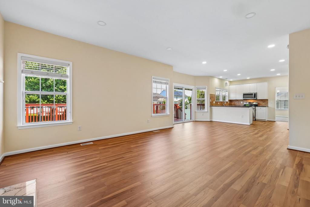 18122 SAMUEL CIRCLE