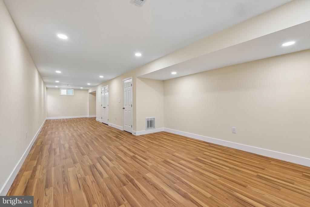 18122 SAMUEL CIRCLE