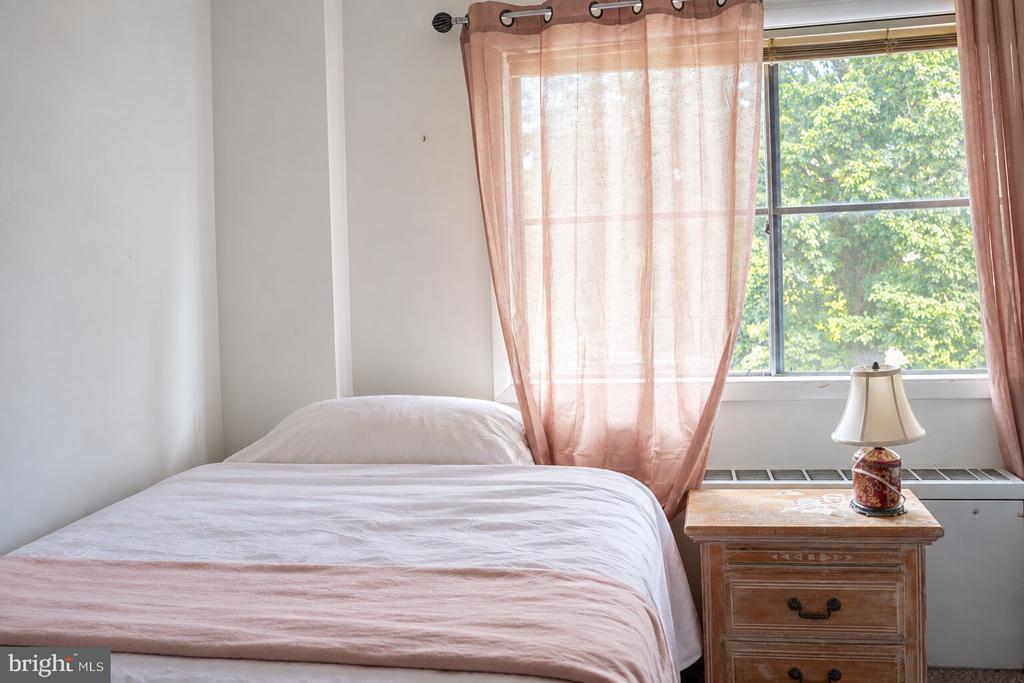 750 S DICKERSON STREET Unit: 402