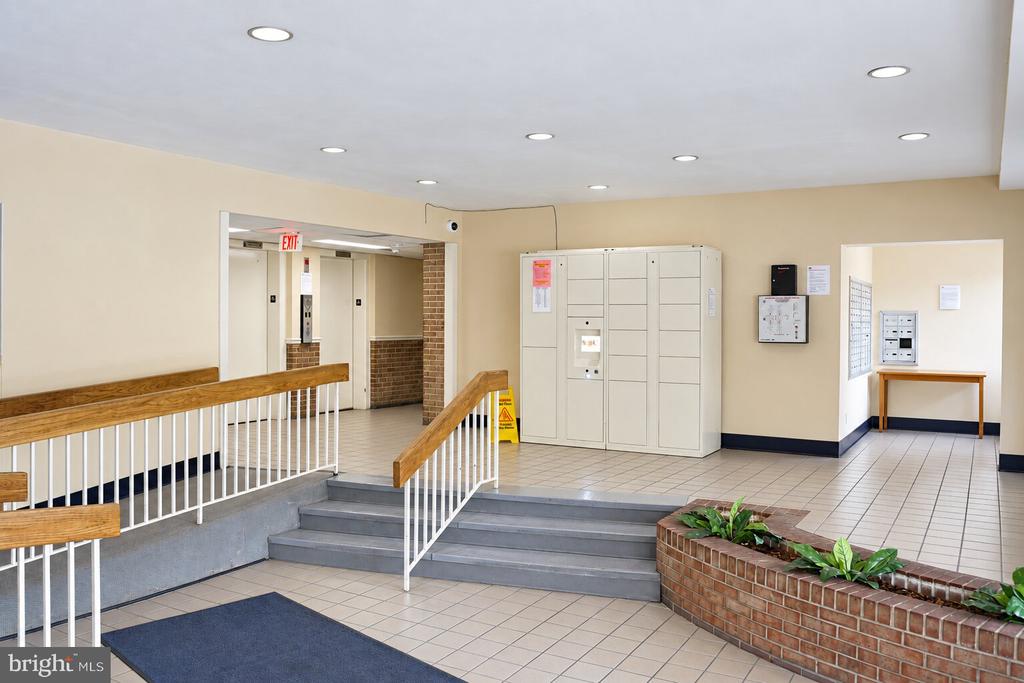 750 S DICKERSON STREET Unit: 402
