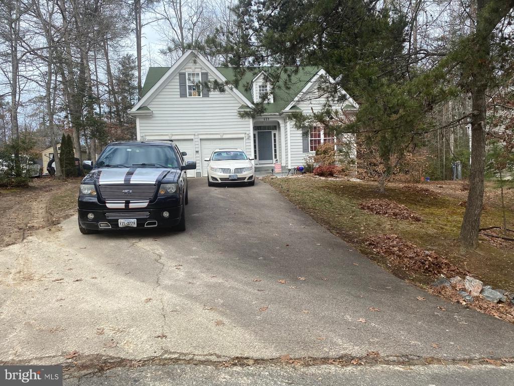 613 ABBEY DRIVE