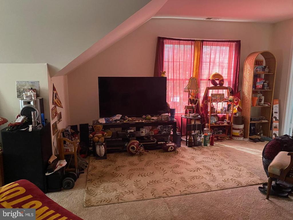 613 ABBEY DRIVE