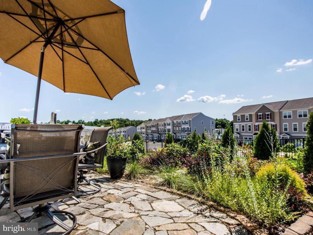 1322 HUDGINS FARM CIRCLE