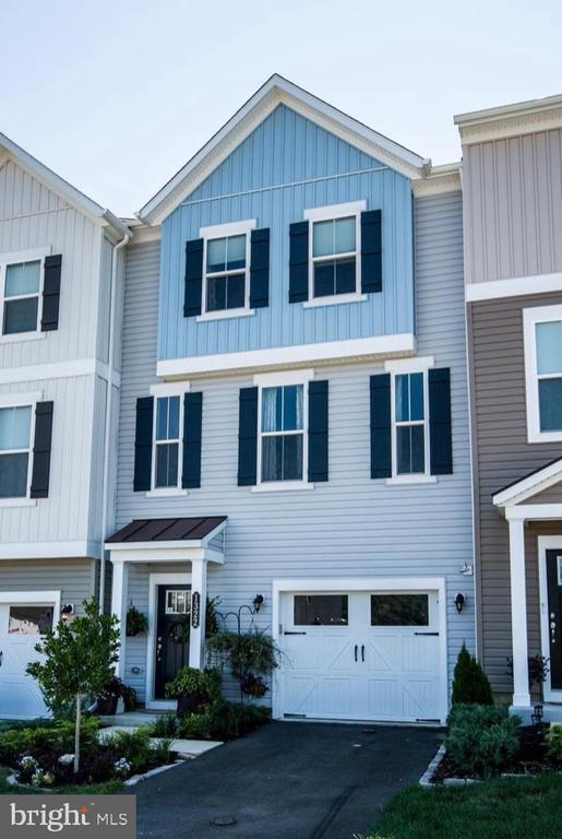 1322 HUDGINS FARM CIRCLE