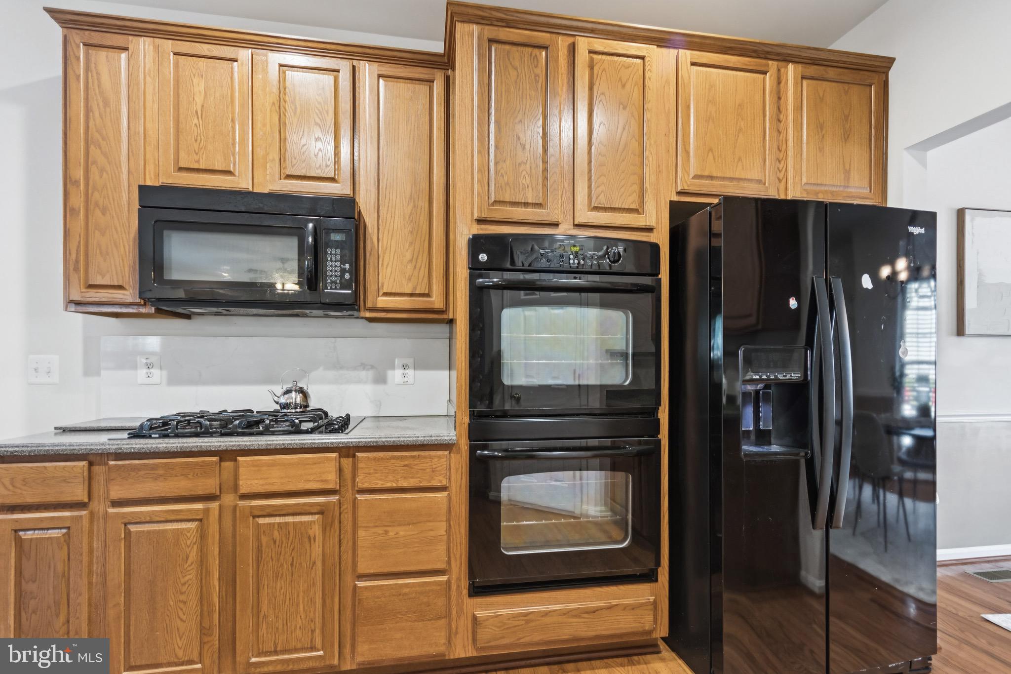 1034 BAKERSFIELD LANE