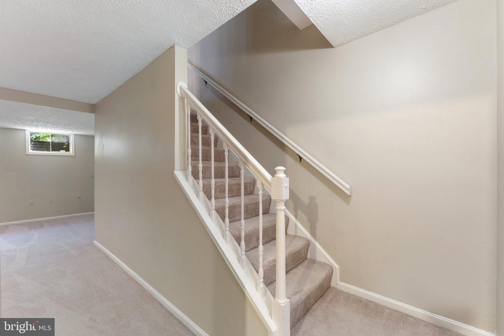 7253 KOUSA LANE