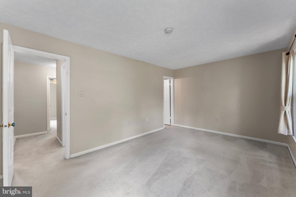 7253 KOUSA LANE