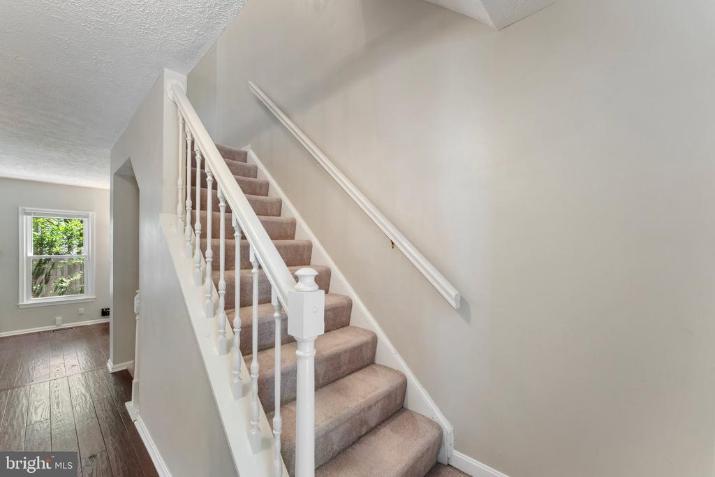 7253 KOUSA LANE