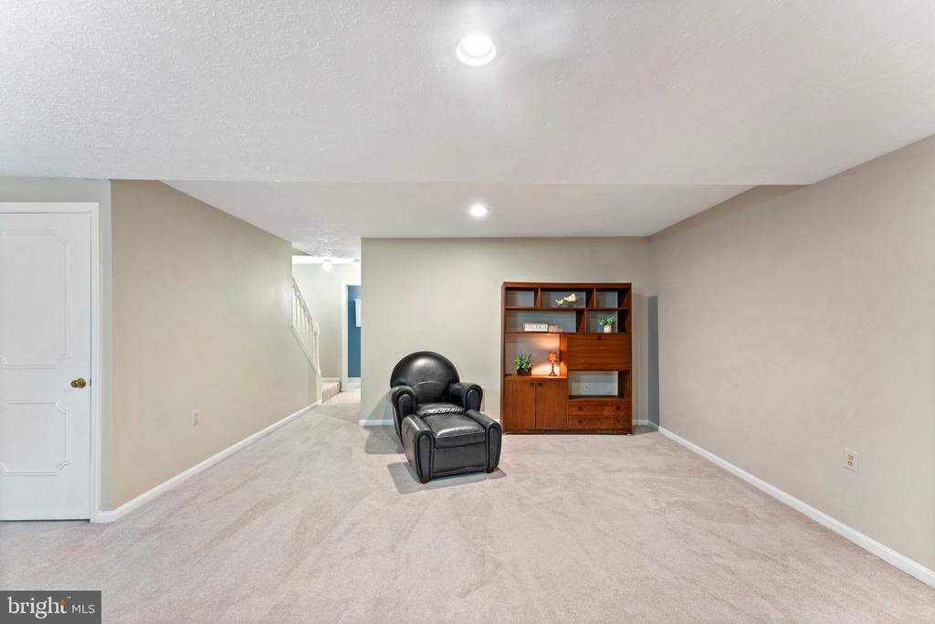 7253 KOUSA LANE